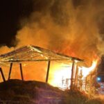 VÍDEO: Grande incêndio atinge serraria no bairro Trinta Reis e destrói veículos