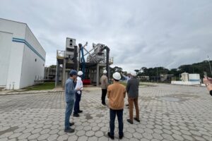 Visita técnica reforça implantação do esgotamento sanitário em Brusque