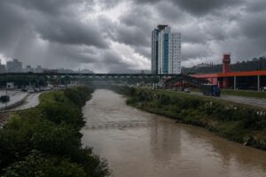 Prepare o casaco: frente fria traz chuva e derruba as temperaturas em Brusque nesta semana