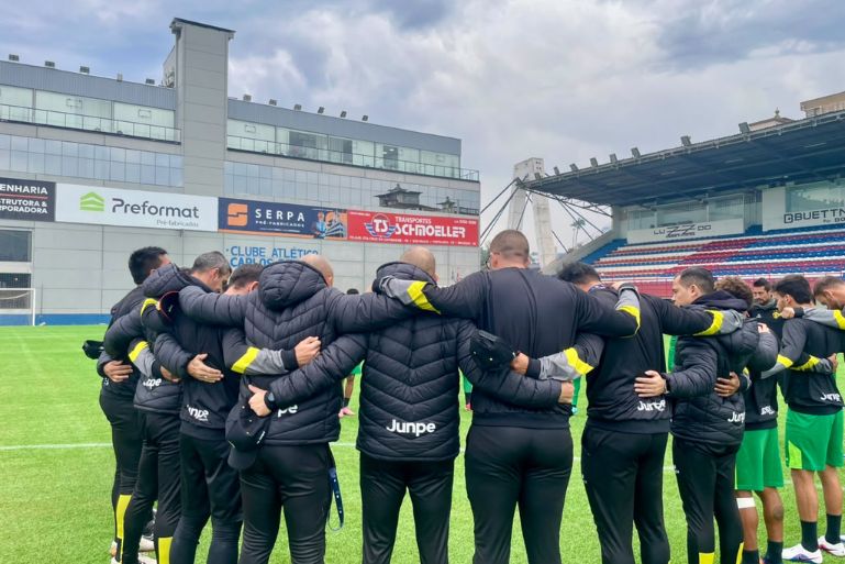 Quadricolor realiza treino de organização ofensiva na Arena Simon