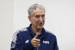 Parreira permanece internado na UTI com quadro de infecção pulmonar