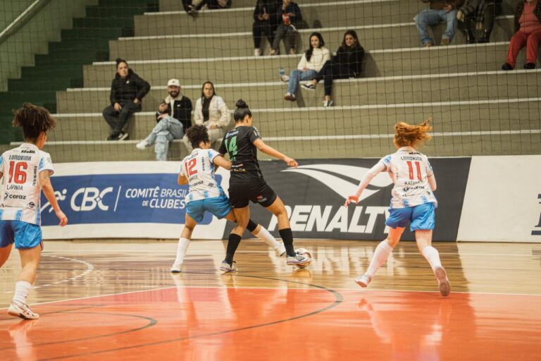 Barateiro Havan vence o Londrina e segue entre os líderes da Liga Feminina de Futsal