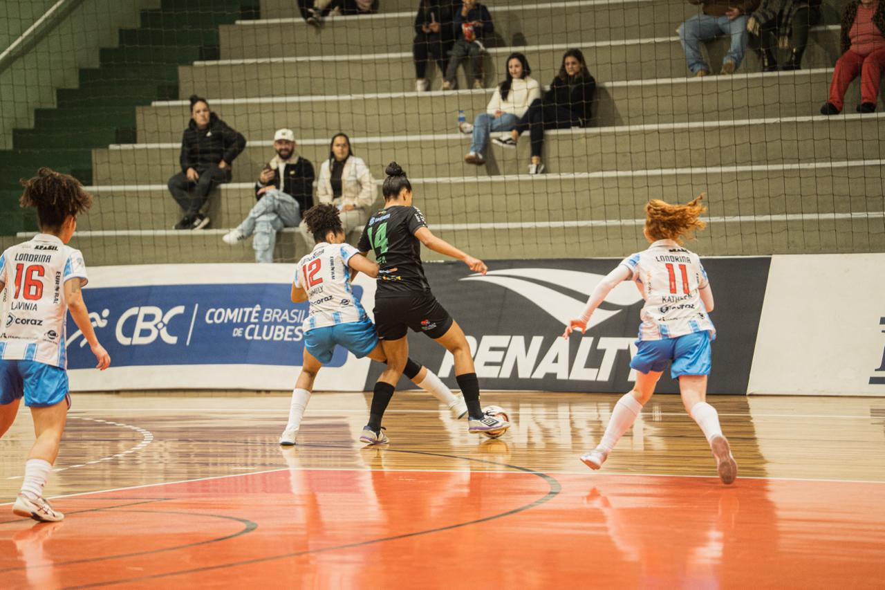 Barateiro Havan vence o Londrina e segue entre os líderes da Liga Feminina de Futsal
