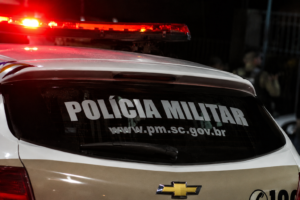 Homem morre baleado após avançar com faca contra policial em Navegantes
