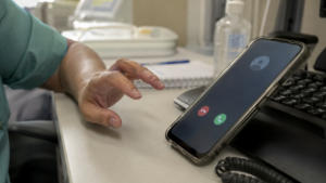 Golpista se passa por policial, ameaça invadir hospital e consegue Pix de funcionária no Vale do Itajaí