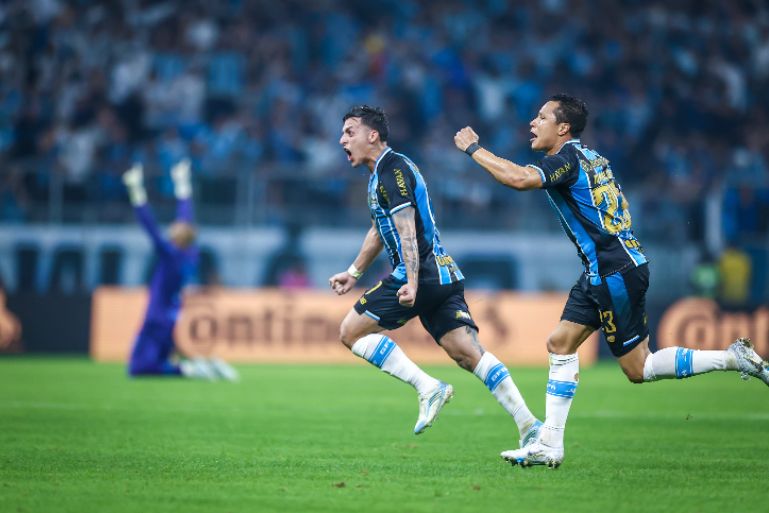 Maiores campeões, Cruzeiro e Grêmio vão às quartas da Copa do Brasil