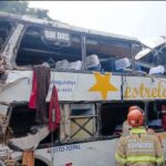 Dez pessoas morrem após ônibus tombar na BR-040