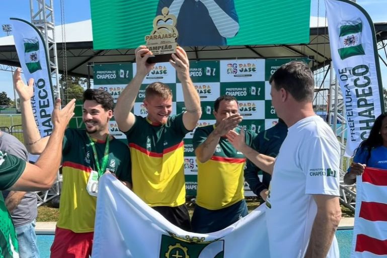 Brusque conquista título do atletismo DA masculino com campanha de três ouros