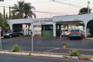 Moraes autoriza Bolsonaro a sair da prisão domiciliar para dentista