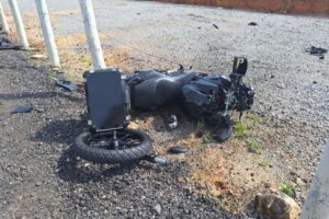 Motociclista fica gravemente ferido após colisão com carro na SC-281