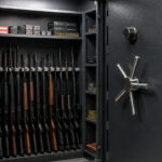 Armas inativadas são furtadas de sala-cofre de loja em Içara