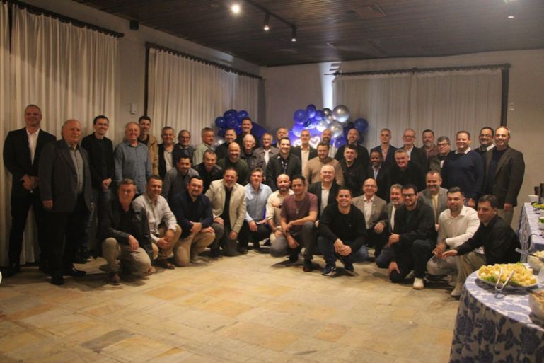 Jantar do Dia dos Pais da CDL Brusque reúne associados em momento especial de confraternização
