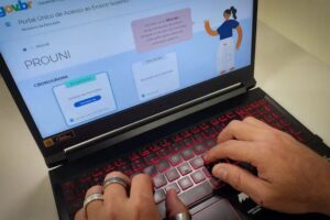 Estudante deve comprovar até hoje (14) informações de inscrição no Prouni