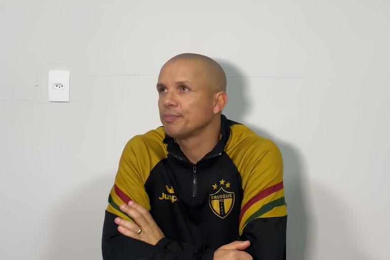 Higo Magalhães destaca força mental do Brusque FC após virada sobre a Inter de Limeira