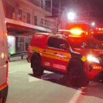 Motociclista de 30 anos sofre traumatismo craniano após queda de moto em Gaspar