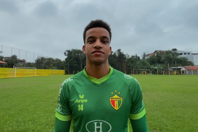 Zagueiro do Bruscão, Ryan destaca semana de preparação e projeta duelo contra o Amazonas