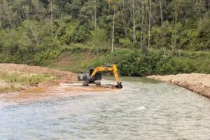 Botuverá realiza desassoreamento no Ribeirão do Ouro