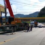 Destombamento de carreta mobiliza GTB na Rua Hercílio Luz