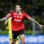 Flamengo goleia Mirassol e se aproxima da liderança do Brasileirão