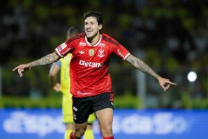Flamengo goleia Mirassol e se aproxima da liderança do Brasileirão