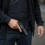 Homem que atirou contra policial é denunciado por tentativa de homicídio em SC