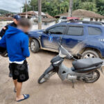 Pai vai retirar motoneta após filho ser flagrado sem CNH, mas também não tinha habilitação