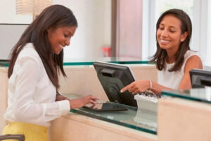 Curso gratuito prepara profissionais para qualificar atendimento ao turista