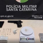 Dois jovens são detidos por tráfico de drogas no bairro Azambuja