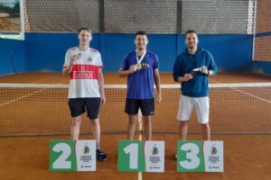 Tênis de campo abre terceiro bloco dos JACOB e define o primeiro campeão