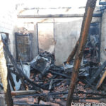Incêndio atinge residência no Centro de Gaspar e bombeiros resgatam animais