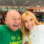 Luciano Hang recebe visita de Luiza Possi na Havan