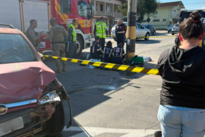 Motociclista morre após acidente com carro em Brusque