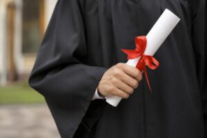 Professora é condenada por fornecer certificados falsos para uso em processo seletivo