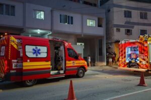 VÍDEO: Panela esquecida no fogão mobiliza quatro viaturas dos Bombeiros em Brusque