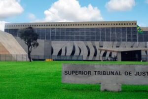 STJ inclui honorários sucumbenciais na base do ISS do Simples