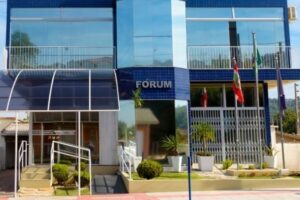 Homem que atropelou e matou duas pessoas é condenado a mais de 40 anos de prisão