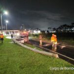 Motorista fica ferida após carro colidir contra poste em Gaspar
