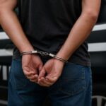 Suspeita de tráfico leva PM a abordar homem procurado pela Justiça em Brusque
