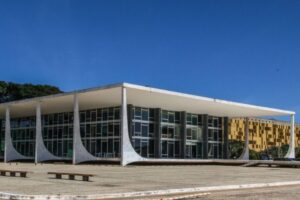 STF valida proibição de devedor contumaz pedir recuperação judicial