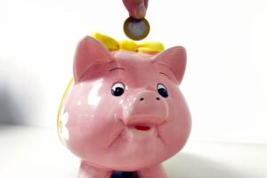 Retiradas da poupança superam depósitos em R$ 7,15 bilhões em julho