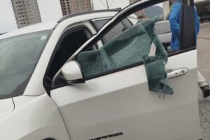 Homem com barra de ferro ameaça vítima e danifica veículo em Itapema