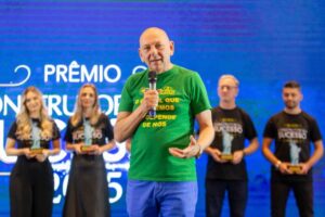 Havan soma 3.890 anos de história entre 300 colaboradores