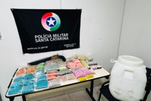 Homem com mandado por homicídio é preso com mais de 24 mil comprimidos de ecstasy