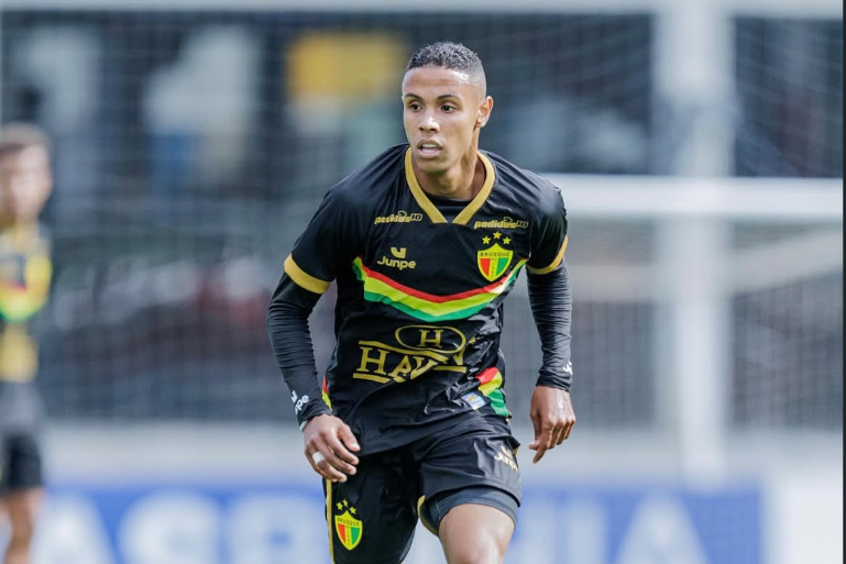 Brusque FC SAF oficializa empréstimo do volante Guga