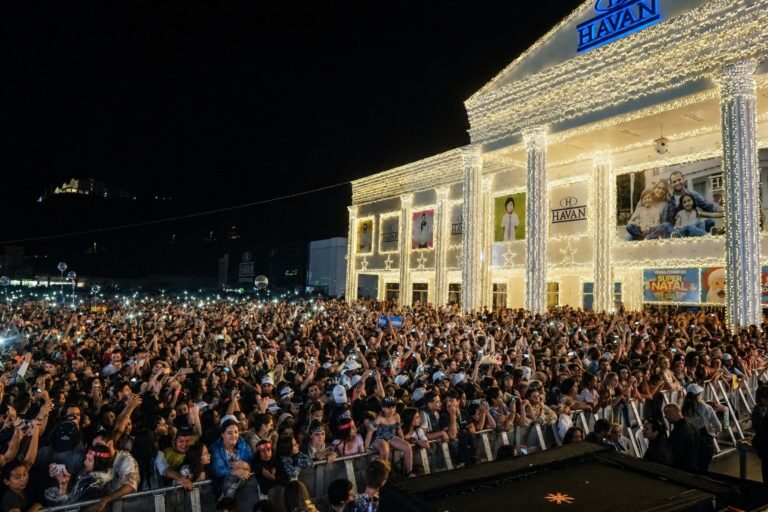 Natal Luz Havan volta a Brusque e resgata tradição que marcou gerações com show de Ana Castela