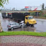 Colisão entre carro e caminhão deixa o trânsito lento na Avenida Beira-Rio