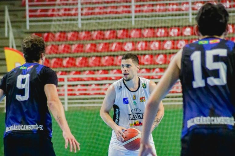 Brusque Basquete vence BBC pelo Campeonato Estadual