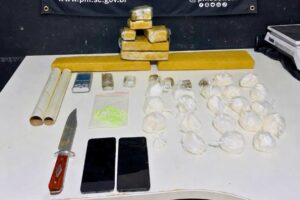 Suspeito é flagrado com maconha e revela estoque de drogas em Itajaí