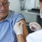 SUS amplia cobertura da vacina Pneumo 20 para maiores de 85 anos