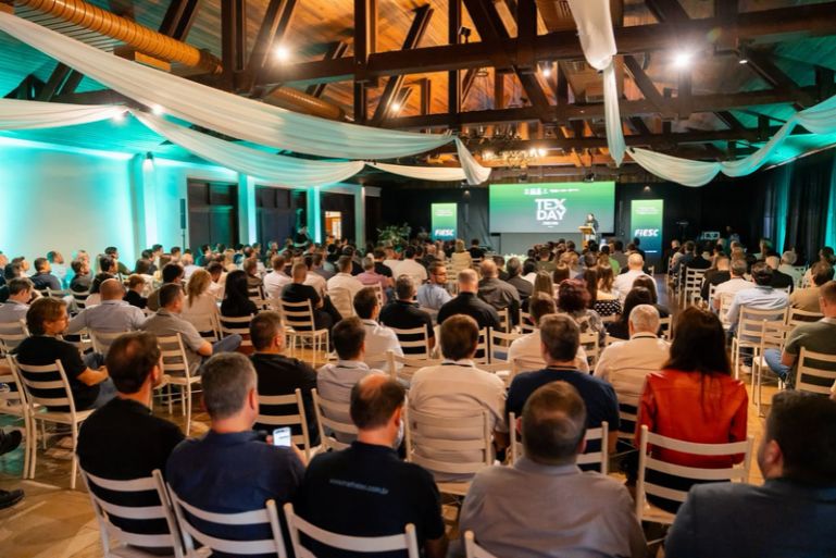 TexDay reúne mais de 300 participantes e conecta cadeia têxtil em Brusque
